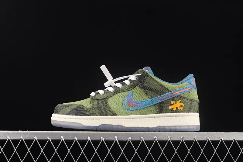 All Categories Nk SB Dunk Series Nk SB Dunk Low Low-top Sneakers Nk Dunk Low "Siempre! Familia" Green Lizard Day of the Dead SB Smashing Backboard Sports Skateboard Shoes DO2160-335